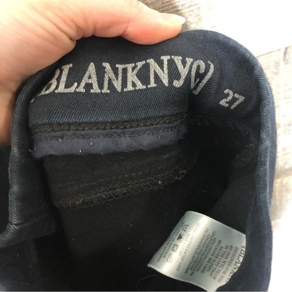 Blank NYC size 27 dark wash pull on stretchy semi flare jeans jeggings - Picture 2 of 4